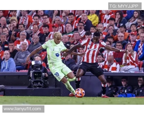 西超杯决赛巴萨对阵毕尔巴鄂展现足球激情与荣耀之战