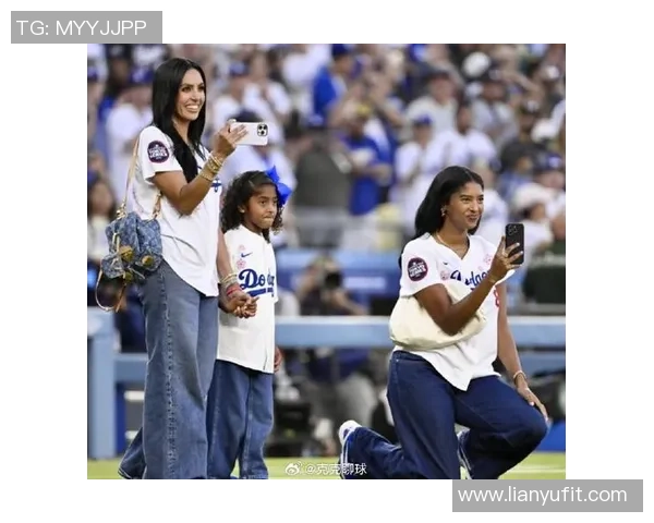 未随湖人去客场！詹姆斯携妻留洛城观战道奇竞赛 科比妻女也在场